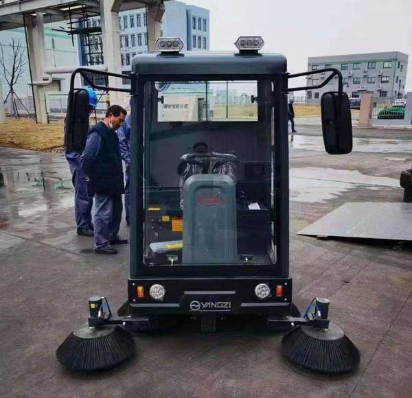 環衛掃地車是什么(圖1) 環衛掃地車是什么